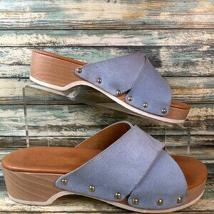 Donna Toscana Clog Sandals Size 7.5 Blue Suede Studded Wooden Casual Summer